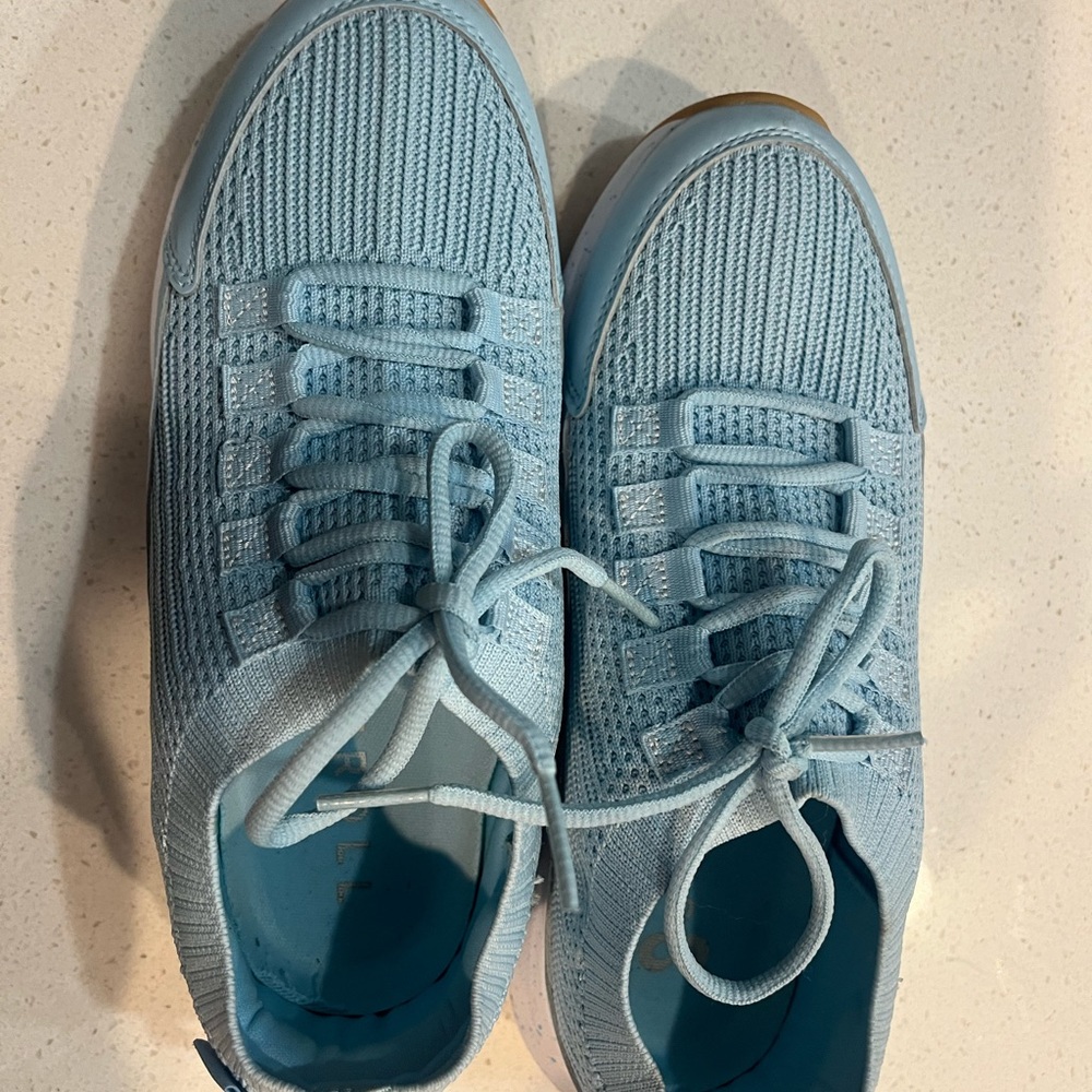 Womens Light Blue Golf Shoes. Worn once